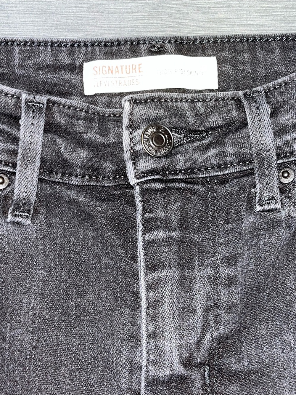 Signature by Levi Strauss Black Skinny Women’s Jeans SMALL 🖤 - Picture 4 of 15